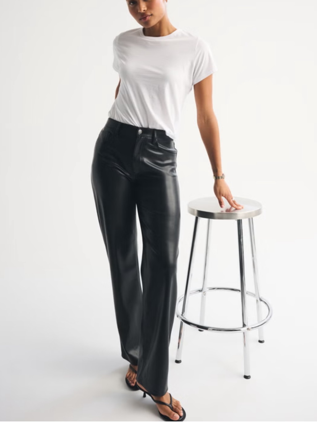 Abercrombie & Fitch Faux Leather Curve Love 90’s High Rise Pant Size 26 Black